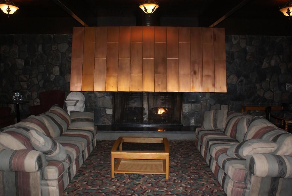 The Burntwood Hotel トンプソン エクステリア 写真