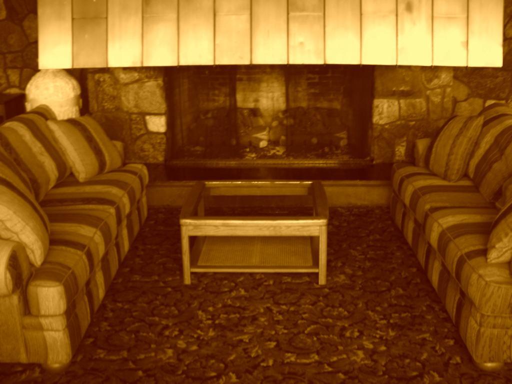 The Burntwood Hotel トンプソン エクステリア 写真